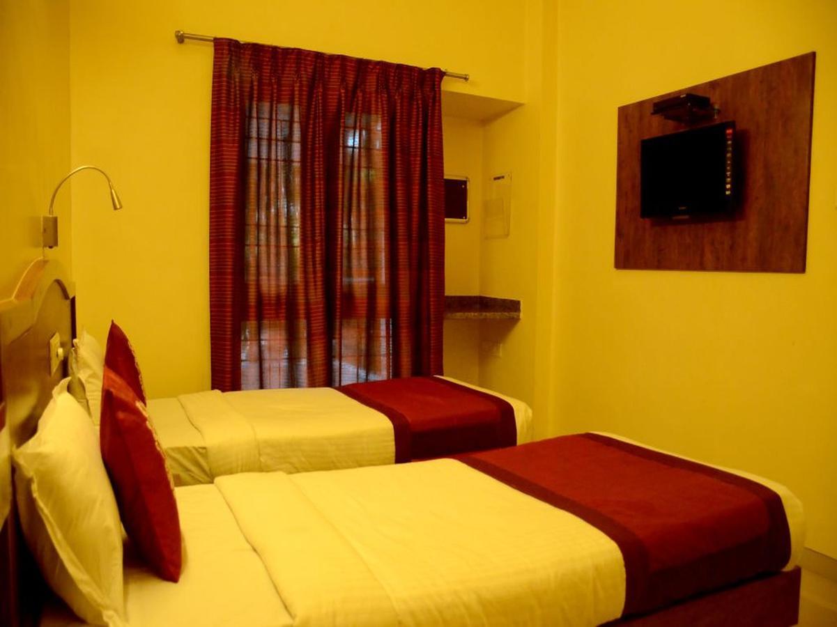 Hotel Ashiyana Pune Exterior photo